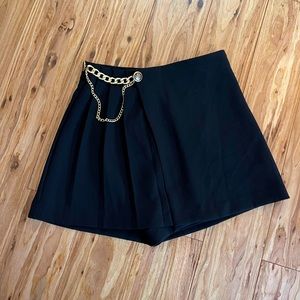 Zara skort with gold chain